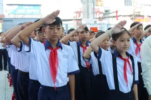 Chủ tịch TP.HCM đồng ý miễn giảm học phí trung học cơ sở