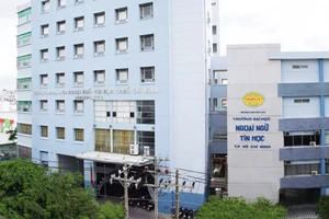 Miễn nhiệm chức vụ hiệu trưởng ĐH Ngoại ngữ - Tin học TP.HCM