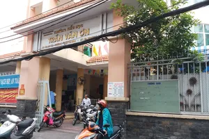 Thống nhất hình thức kỷ luật cô giáo phạt học trò tự tát