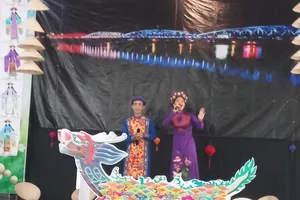 Tái hiện không gian Huế trong tiết học môn Văn