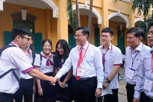 Thứ trưởng Nguyễn Văn Phúc chúc sĩ tử TP. HCM thi tốt