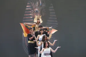 Bất ngờ HS hóa thân Hai Bà Trưng, Võ Tắc Thiên, vua Bảo Đại