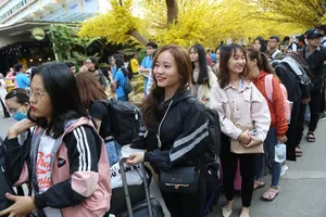 2.500 sinh viên háo hức lên chuyến xe miễn phí về quê đón tết