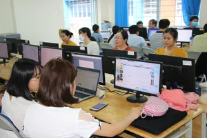 Sở GD&ĐT TP.HCM lấy ý kiến phụ huynh về việc đi học lại