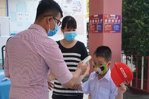 Học sinh TP.HCM tựu trường: Chia theo ca, theo ngày