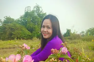 Lễ 20-10, cô giáo từ chối nhận hoa để ủng hộ đồng bào lũ lụt