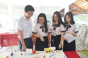 Học sinh đọc rap, giới thiệu về cảnh đẹp Sài Gòn 