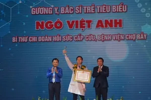 TP.HCM vinh danh 12 công dân trẻ tiêu biểu năm 2020