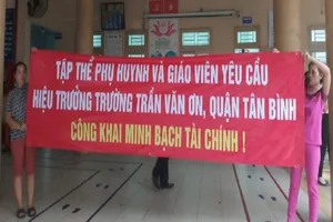 Hiệu trưởng Trường Tiểu học Trần Văn Ơn bị giáng chức