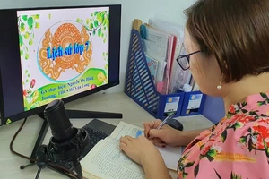 Học sinh, giáo viên về TP.HCM sau Tết phải khai báo trung thực