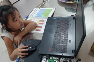 TP.HCM gỡ khó cho học sinh bị 'mắc kẹt' do dịch COVID-19