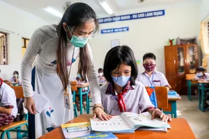 Bộ GD&ĐT yêu cầu không thu thêm phí ôn tập khi học sinh trở lại trường 