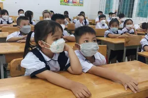 Nhiều trường học tại TP.HCM lùi giờ vào học