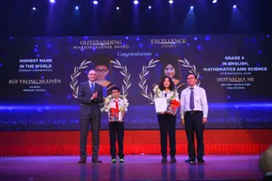 Hơn 600 HS nhận chứng chỉ phổ thông quốc tế Pearson Edexcel