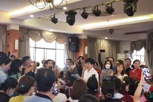 Chậm hoàn trả học phí, Shark Thuỷ tiếp tục viết thư xin lỗi