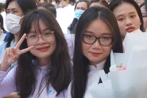 Trường học không tổ chức lễ tri ân, trưởng thành phô trương, gây tốn kém