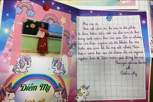 Phụ huynh “tim rung rinh” khi đọc thư của con trong buổi họp cuối năm