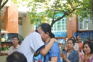 Xúc động thư gửi ba mẹ trong lễ tri ân