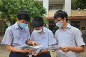 Thầy hiệu trưởng gửi thư chúc mừng học sinh đậu vào lớp 10