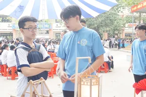 TP.HCM: Trường học không tổ chức thu, tạm thu trước khi năm học mới bắt đầu