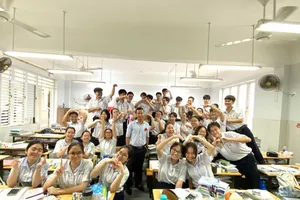 Thành tích khủng của một trường ở TP.HCM: Ba lớp học có gần 100% học sinh đỗ trường Y