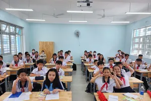 Tránh lạm thu đầu năm, Sở GD&ĐT TP.HCM yêu cầu thanh toán không dùng tiền mặt