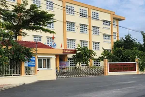 Thực hư việc 'bị đuổi học 7 ngày, không bao giờ cắp sách đến trường'