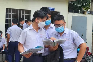 TP.HCM dừng tuyển sinh lớp 10 không chuyên tại 2 trường chuyên