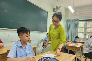 Dừng tuyển sinh lớp 6 Trường THPT chuyên: Phụ huynh hoang mang