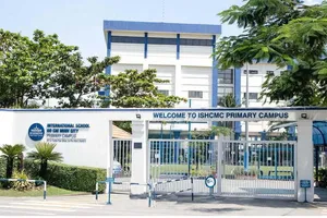 Từ vụ Trường Quốc tế TP.HCM phát sách có nội dung nhạy cảm: Sách nào được phát cho học sinh? 