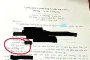 Xác minh sự việc trường in đơn xin không thi lớp 10 để phụ huynh ký tên