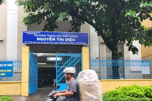 Đình chỉ công tác cô giáo cho 6 học sinh đánh bạn trước lớp