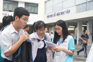 Trường Phổ thông Năng khiếu công bố đề thi vào lớp 10