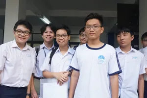 Phổ điểm các môn thi vào lớp 10 Trường Phổ thông Năng khiếu