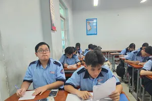 Chủ tịch TP.HCM chỉ đạo tổ chức các kỳ thi an toàn, trung thực