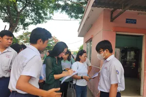 Thầy cô tiếp sức cho sĩ tử trước kỳ thi vào lớp 10 tại TP.HCM