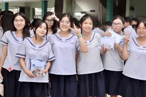 Sau khi biết điểm chuẩn lớp 10, thí sinh cần làm gì?