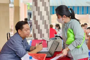 Bắt đầu tuyển sinh đợt 2 đầu cấp tại TP.HCM: Phụ huynh đăng ký ra sao?