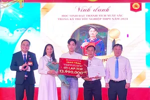 Thủ khoa khối C tại TP.HCM từng có ý định bỏ học giữa chừng