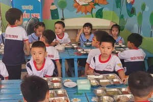 Tránh lạm thu đầu năm, 1 quận tại TP.HCM ra văn bản chỉ đạo 