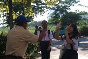 TP.HCM: Gần 1,7 triệu học sinh hào hứng tựu trường 