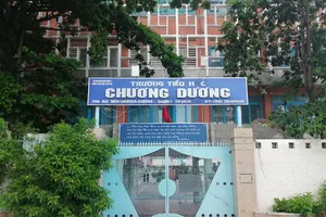 Giáo viên xin phụ huynh tiền hỗ trợ mua máy tính cá nhân, phòng GD&ĐT chỉ đạo gì?