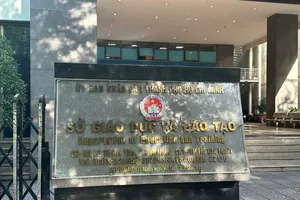 Sở GD&ĐT TP.HCM bác thông tin 'bắt và kiểm điểm giáo viên dạy thêm'