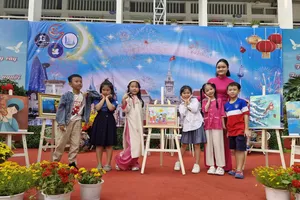 Phiên đấu giá sản phẩm của ‘nghệ nhân nhí’ giúp bạn đón tết 