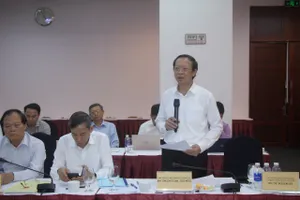 Thứ trưởng Bộ GD&ĐT: Dạy thêm không thu tiền sao phải cấm?