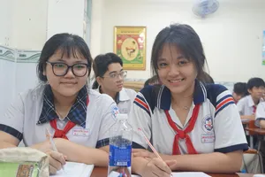 Sáng nay 5-6, hơn 76.000 thí sinh TP.HCM làm thủ tục dự thi vào lớp 10