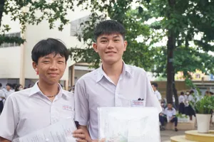 Đề Toán thi vào lớp 10 tại TP.HCM