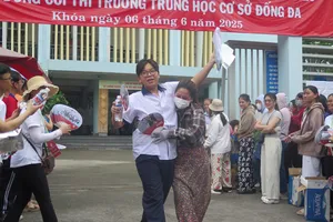 Thi vào lớp 10: Thí sinh hy vọng 'đậu nguyện vọng 1 rồi' sau khi kết thúc môn cuối