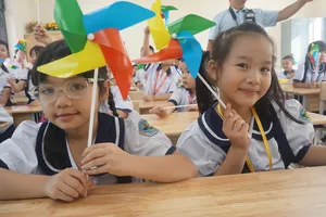 Tạo điều kiện cho học sinh chuyển trường theo cha mẹ đến TP.HCM làm việc