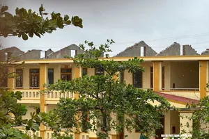 Hơn 1.000 trường học bị hư hỏng nặng sau bão số 10